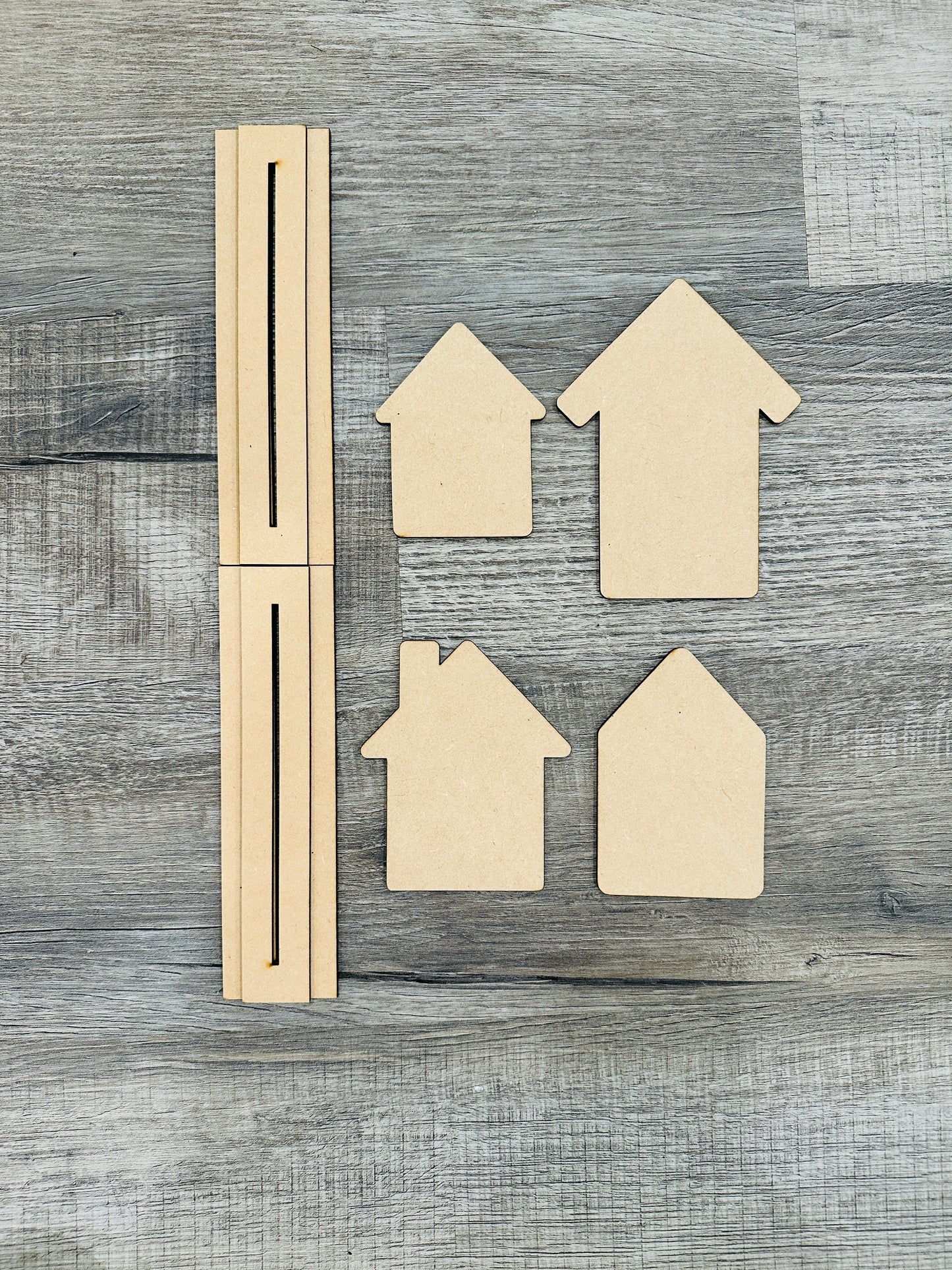 Oct Club Gingerbread Houses Stand, House, Village - Unfinished